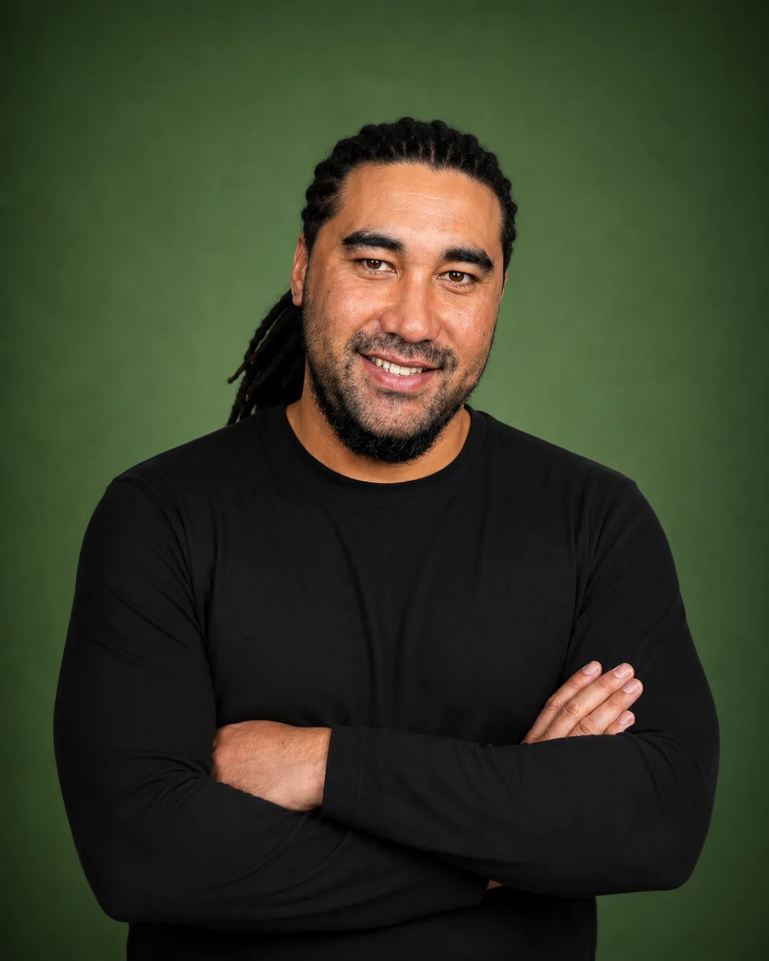 Byron Toki Heketaunga Thompson headshot